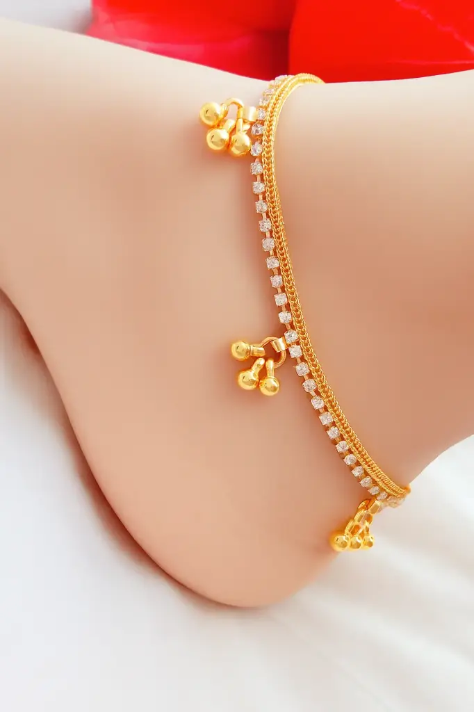 Divisjewel Gold Anklet with Diamond Row and Bell Charms